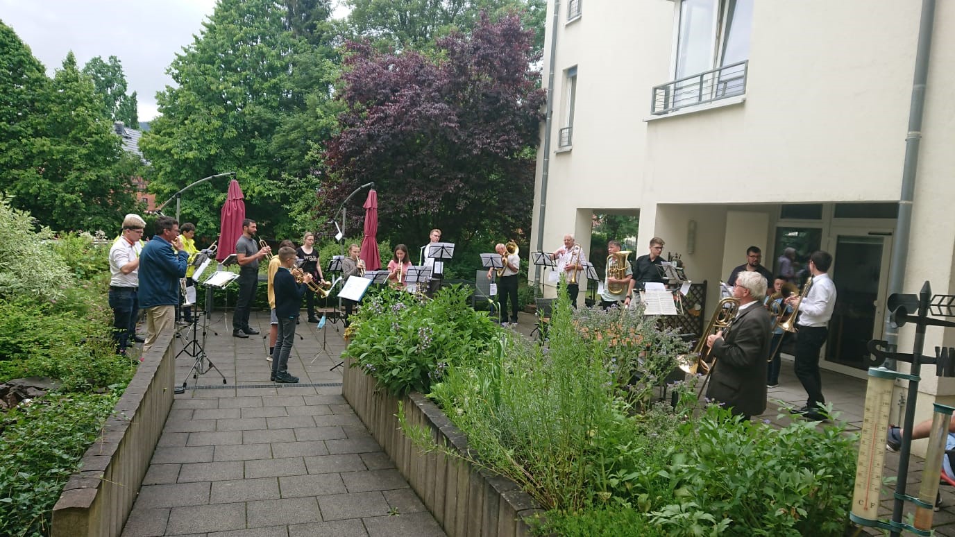 Der Auftritt des Posaunenchors im DRK Seniorenheim